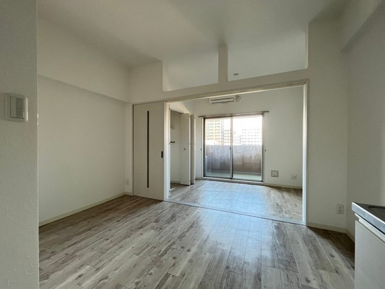 居室・リビング　※別号室のお写真です。