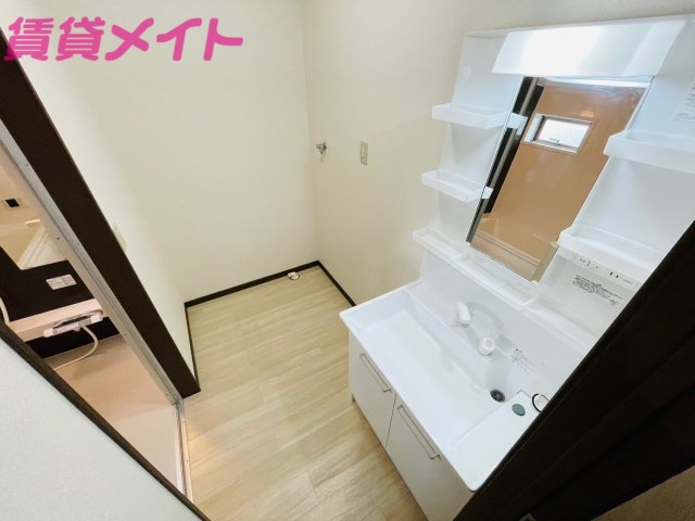 洗面設備　同型参考写真