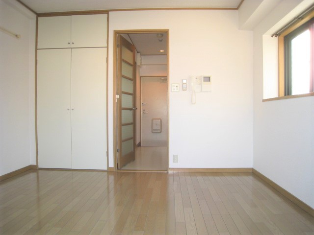 居室・リビング　※写真は別のお部屋です。現況を優先させて頂きます。