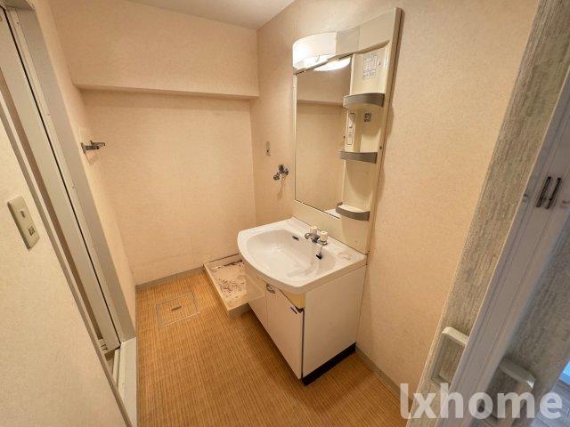 洗面設備　スペースが確保できる洗面所です