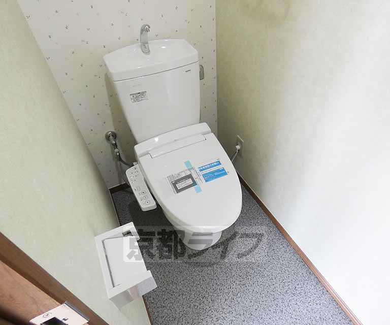 トイレ　ウォシュレット付きです。