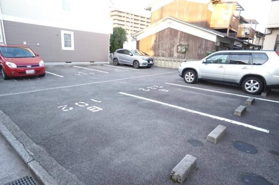 駐車場　駐車場