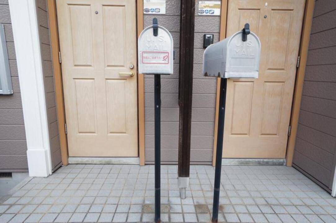 エントランス　ポスト