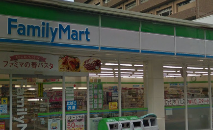 コンビニ　ファミリーマート 鶴橋駅北店（コンビニ）まで551m