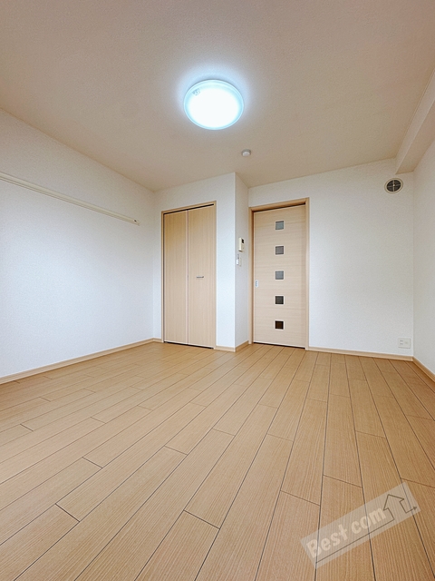 居室・リビング　全室照明付きです♪