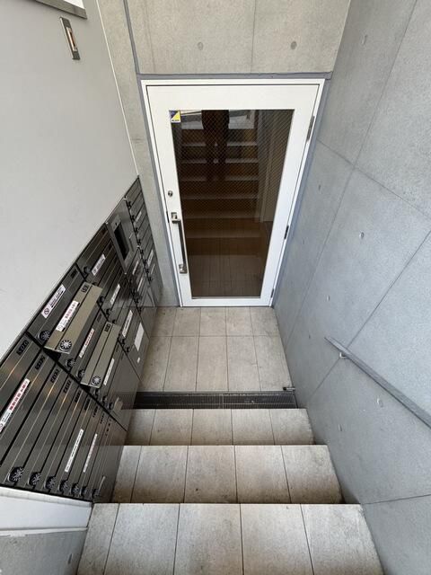 エントランス　ＢＲＩＣＫ　ＲＥＳＩＤＥＮＣＥ　目黒本町