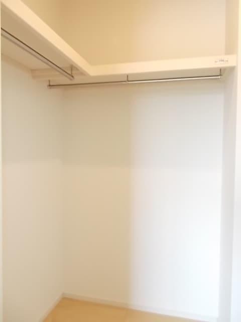 収納　ウォークインクローゼット