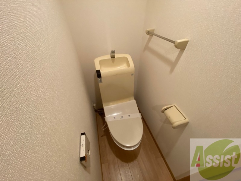 トイレ　ウォシュレット機能がついたトイレ。安心して使用できますね。