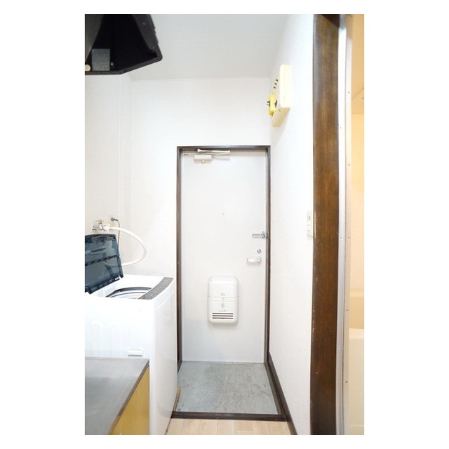 玄関　お掃除のしやすいタイプ