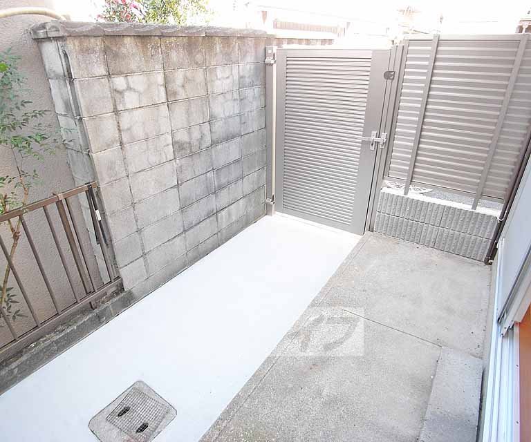 バルコニー　大きなテラスは１階の特権です。