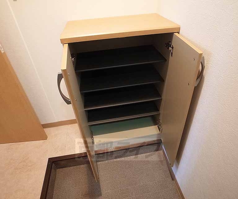 収納　たくさん靴が置けます