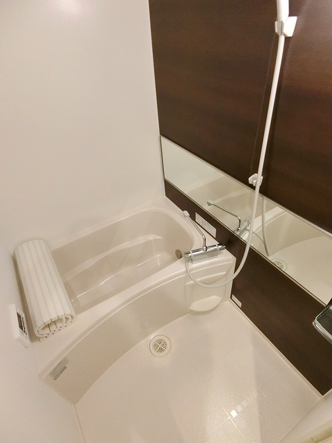 バス・シャワールーム　★追い焚き付きバス★