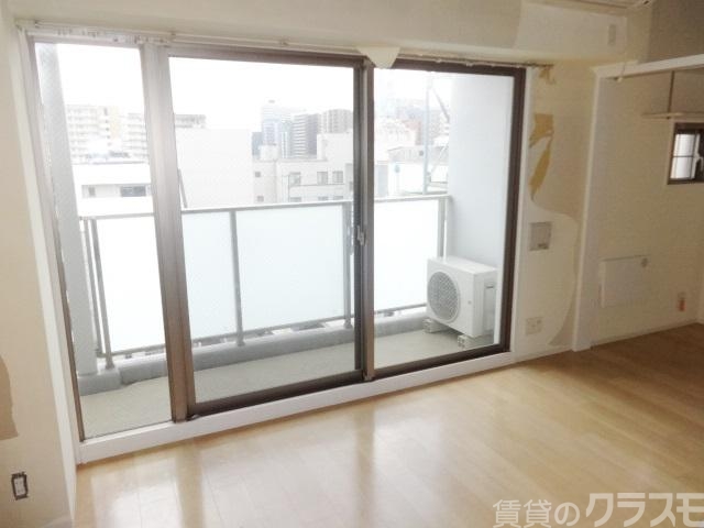 居室・リビング　白を基調とした室内は清潔感がありますね♪