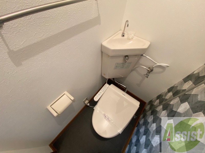 トイレ　トイレです。ウォシュレット付を探している方、おすすめです。
