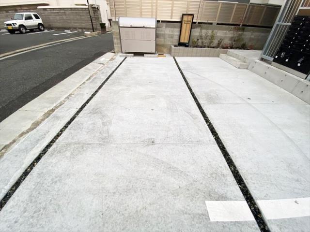 駐車場　エントランス