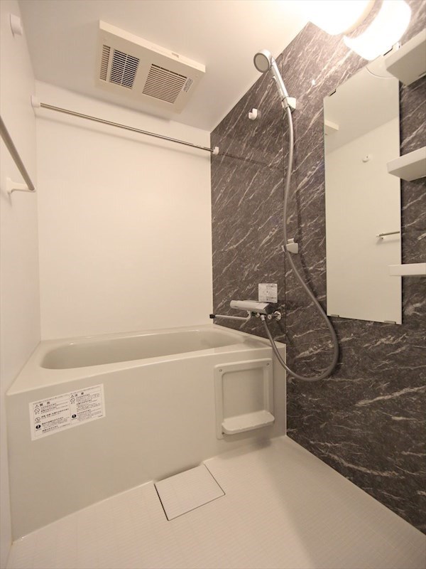 バス・シャワールーム　バスルーム　浴室暖房乾燥機付き