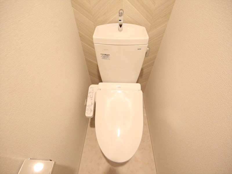 トイレ　温水洗浄暖房便座付トイレ