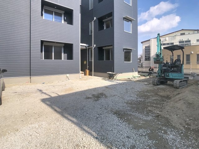 駐車場　建築中