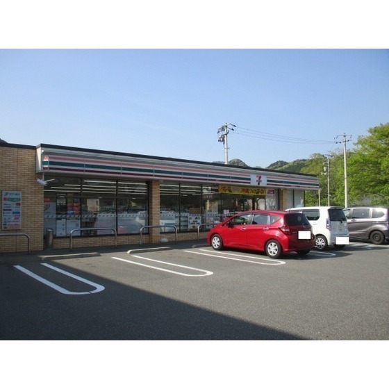 コンビニ　セブンイレブン山口県庁前店（コンビニ）まで1345m