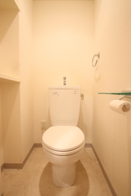 トイレ　※別室の参考写真の為、現況優先です。