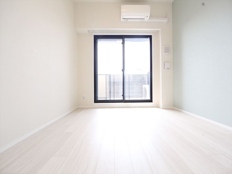 バルコニー　洋室6.1帖　エアコン完備　バルコニー