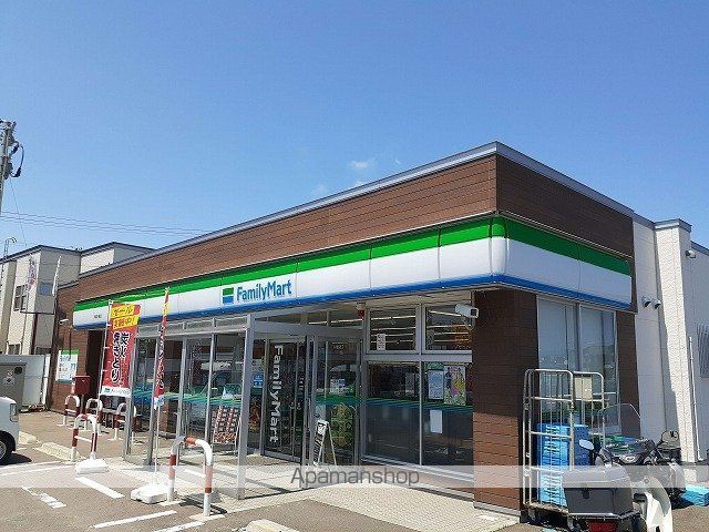 コンビニ　ファミリーマート青森小柳店（コンビニ）まで400m