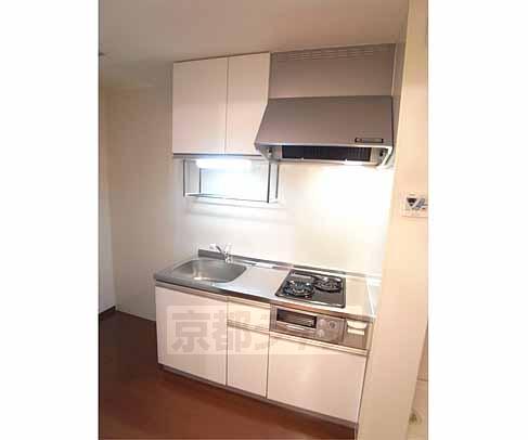 キッチン　ハイクラスキッチンで料理