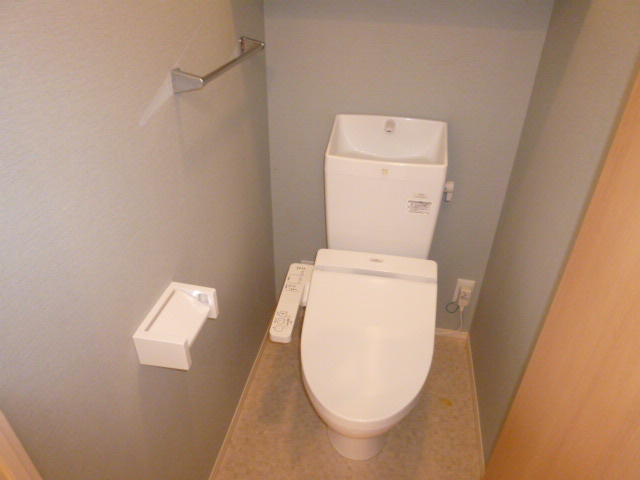 トイレ　温水洗浄便座