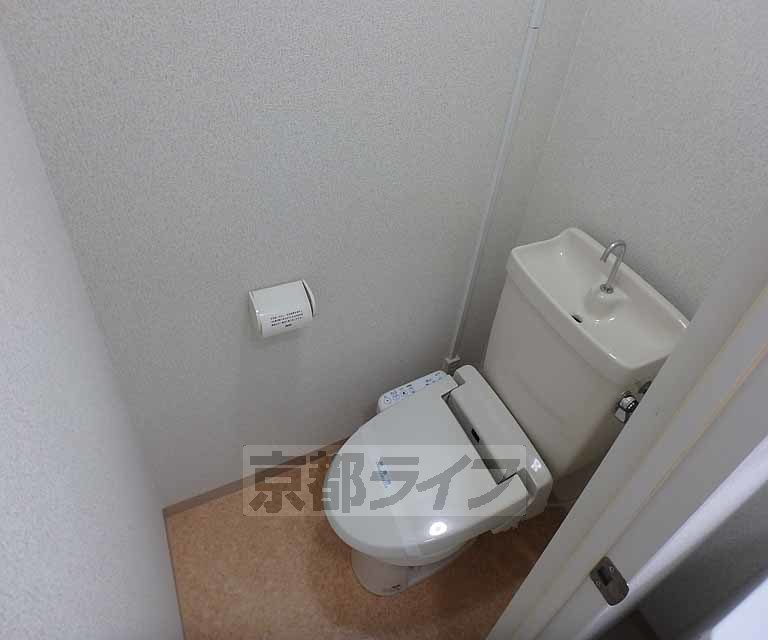 トイレ　清潔感の有るトイレです