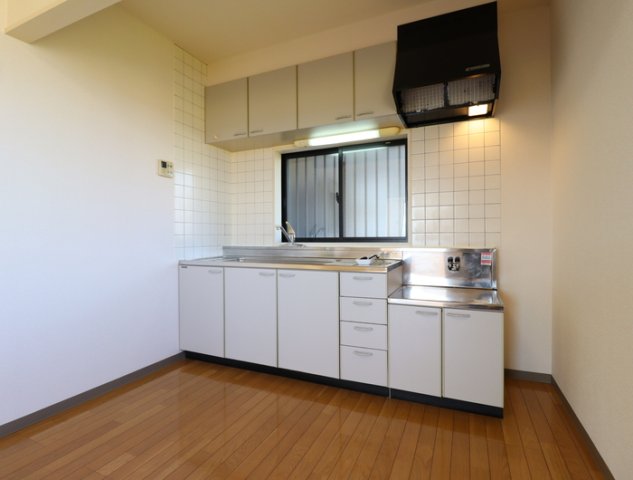 キッチン　コンパクトなキッチンで掃除もラクラク