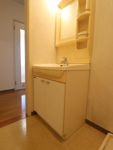 洗面設備　使いやすい洗面所です