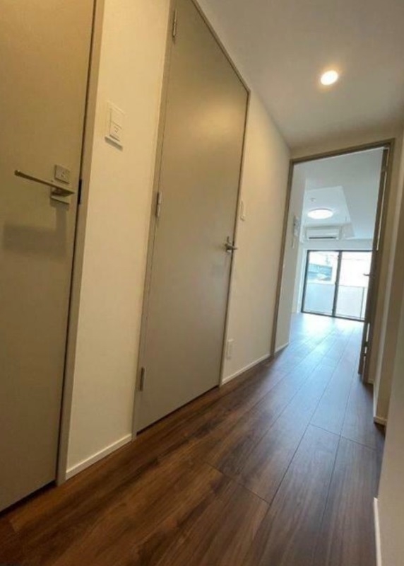 玄関　※別部屋の参考写真です。