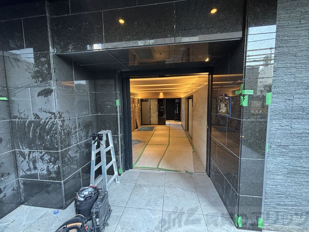 エントランス　エントランス