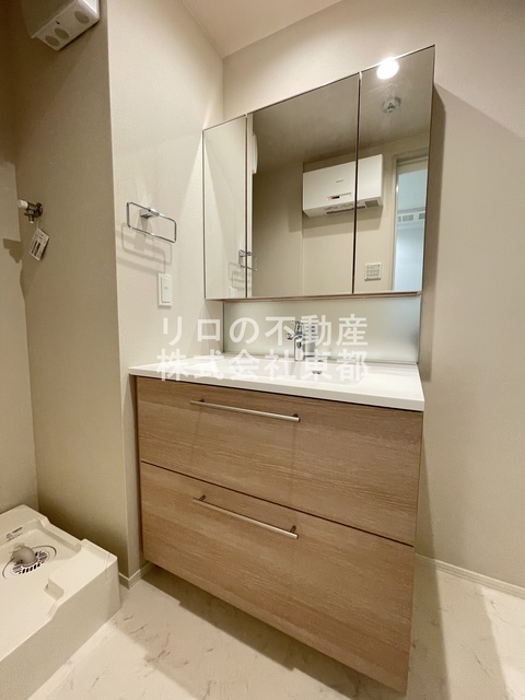 洗面設備　嬉しい洗面台は独立タイプ！