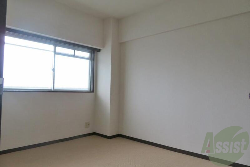 その他部屋・スペース　こちらは６帖の洋室。寝室にピッタリですね。