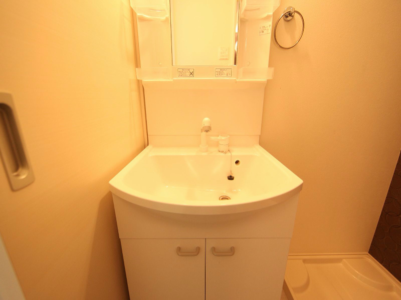 洗面設備　脱衣所　独立洗面台（シャンプードレッサー）洗濯機用意できます