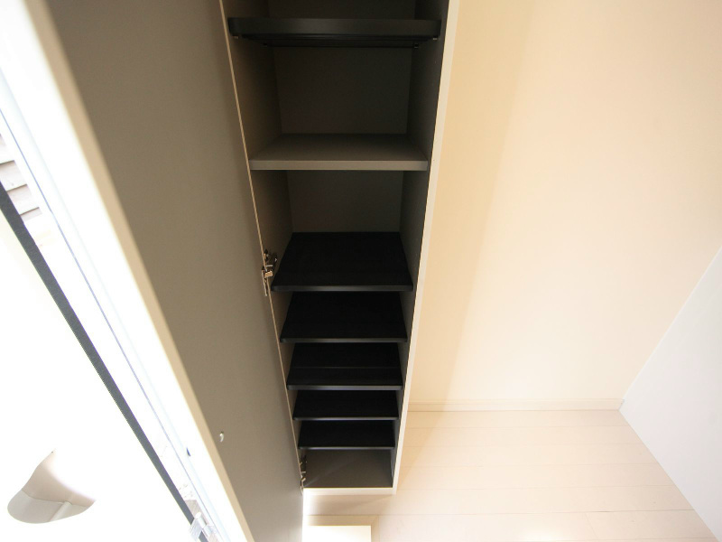 玄関　玄関　シューズボックス付（収納充実してます）