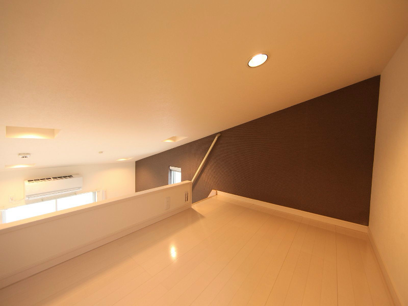 その他部屋・スペース　上階ロフト2.9帖（収納としてもお部屋としても使えます）
