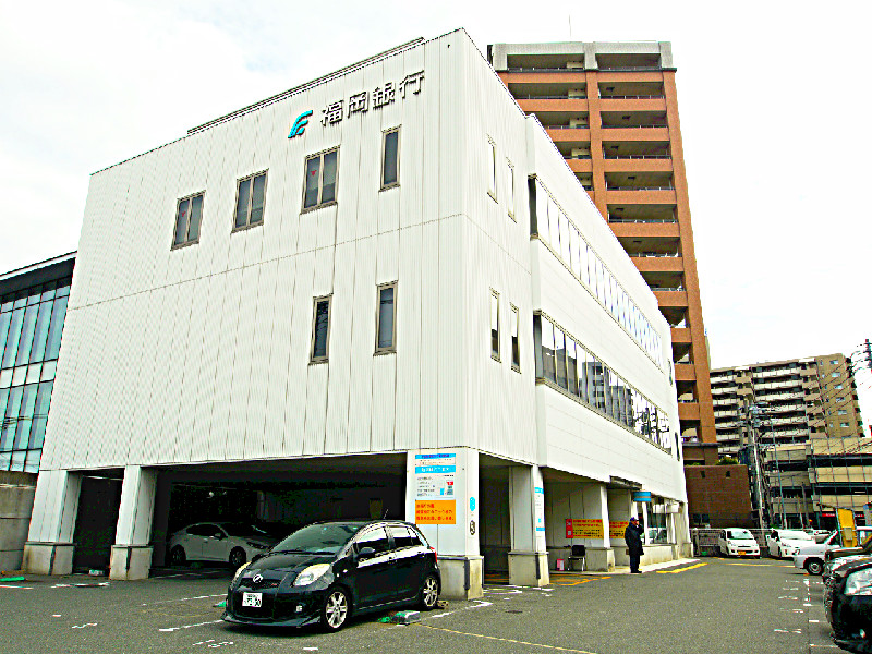 銀行　福岡銀行新宮支店（銀行）まで691m