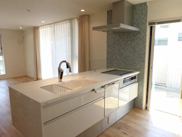 キッチン　広々としたキッチンで毎日のお料理が快適に