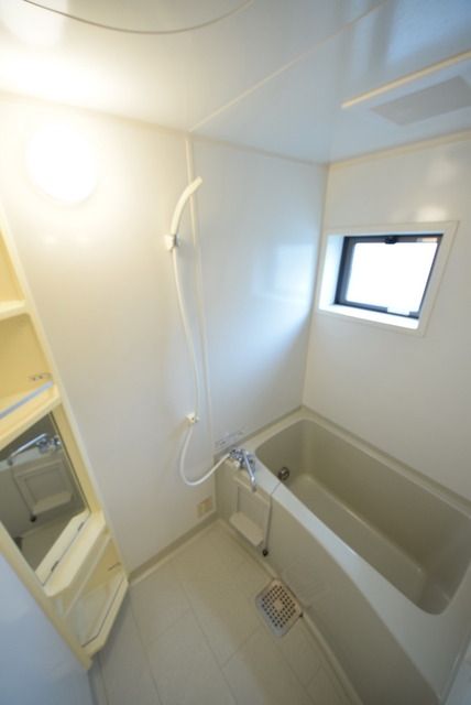 バス・シャワールーム　☆疲れを癒す場所です☆