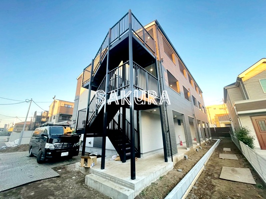 エントランス　お洒落な建物デザイン♪