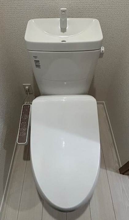 トイレ　落ち着いた色調のトイレです♪