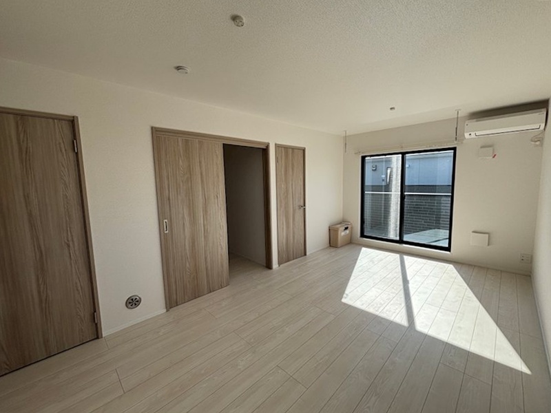 居室・リビング　使いやすい形の為、レイアウトを楽しめます♪