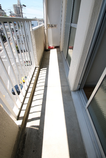 バルコニー　※別号室の参考写真の為、原状優先です。