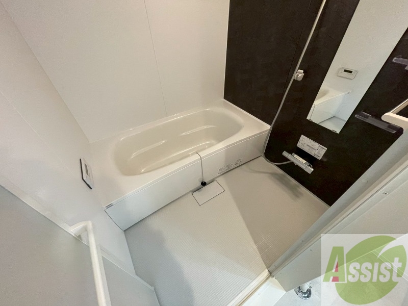 バス・シャワールーム　お風呂になります。一日の疲れを癒してくださいね。