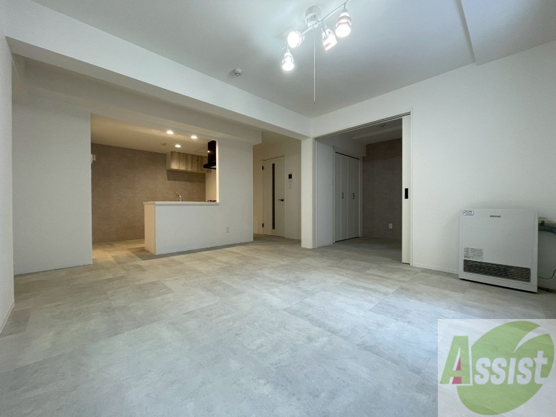 居室・リビング　エアコン付きで快適なリビングになっております！