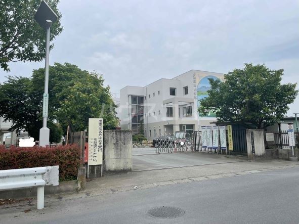 小学校　本庄市立本庄南小学校（小学校）まで917m