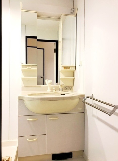 洗面設備　※同仕様写真含む