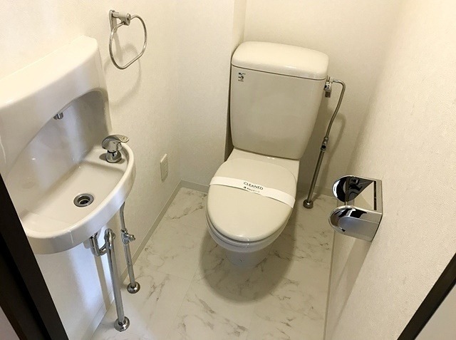 トイレ　※同仕様写真含む